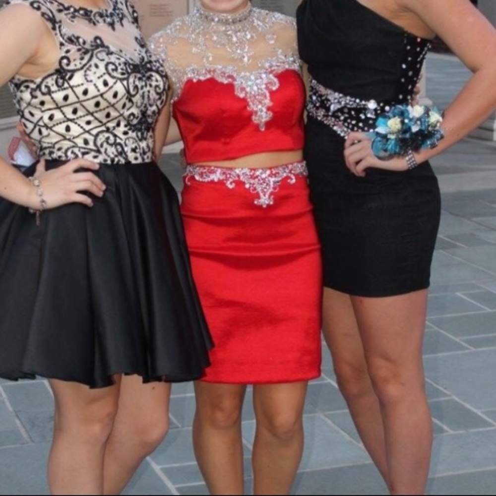 Mac Duggal homecoming dress